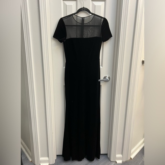 Vera Wang Dress Cap Sleeve Black Velvet Sheer detail Size 2 - Picture 7 of 7